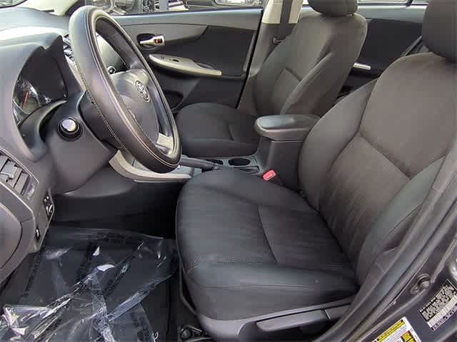 Thumbnail: 2011 Toyota Corolla - 16