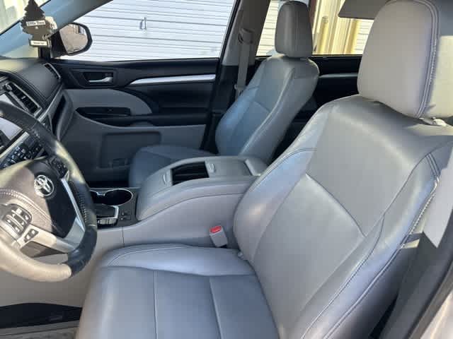 Thumbnail: 2014 Toyota Highlander - 3