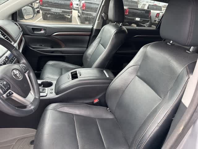 Thumbnail: 2016 Toyota Highlander - 3