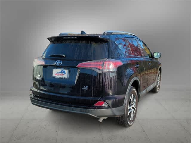 Thumbnail: 2016 Toyota RAV4 - 8