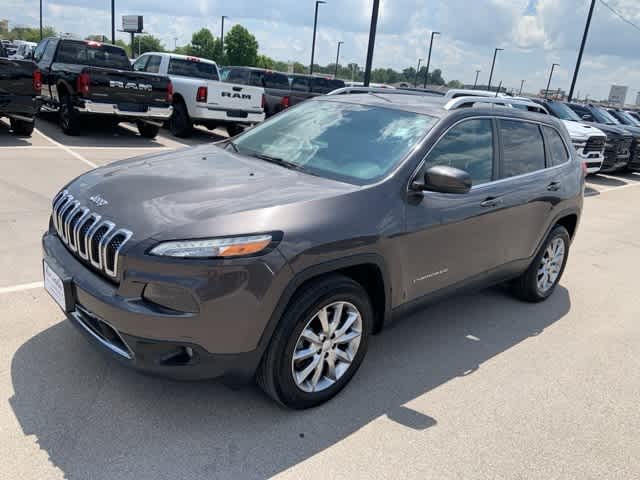 Thumbnail: 2018 Jeep Cherokee - 14