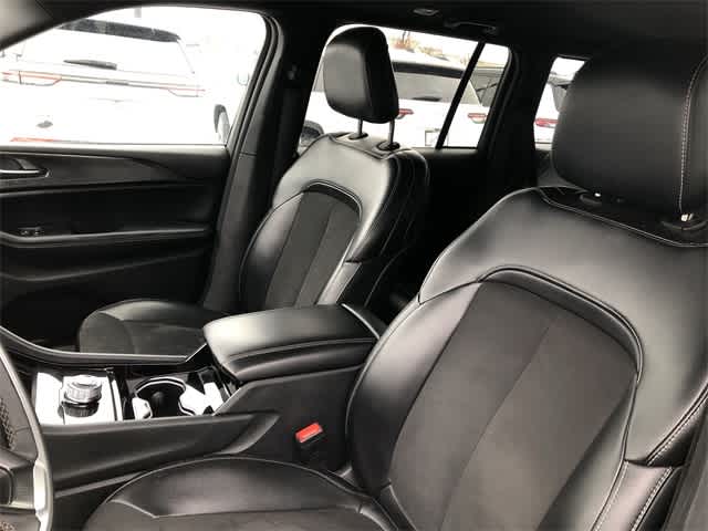 Thumbnail: 2023 Jeep Grand Cherokee - 11