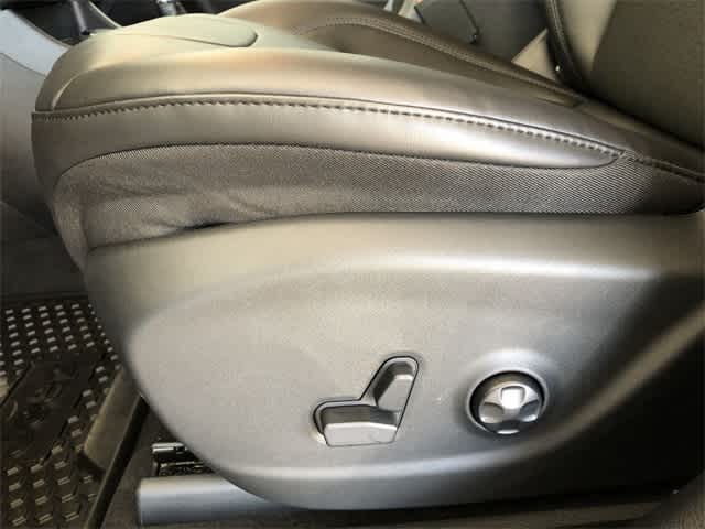 Thumbnail: 2020 Jeep Cherokee - 15