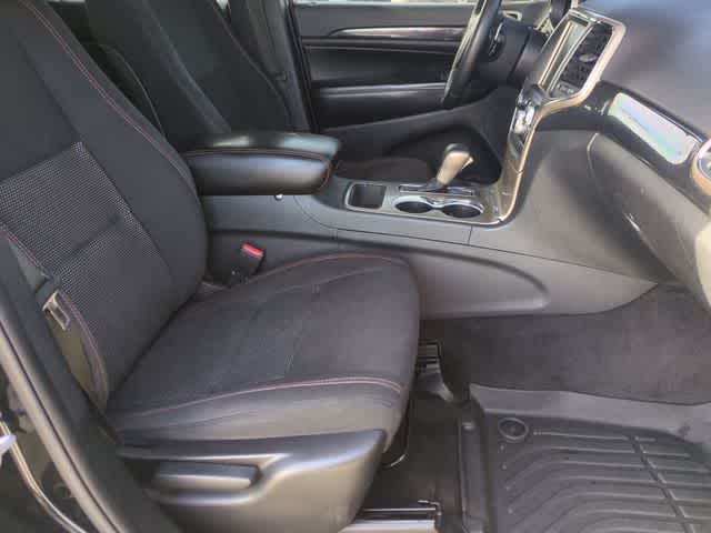 Thumbnail: 2016 Jeep Grand Cherokee - 21