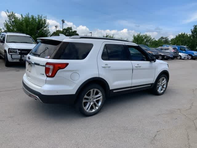 Thumbnail: 2016 Ford Explorer - 16