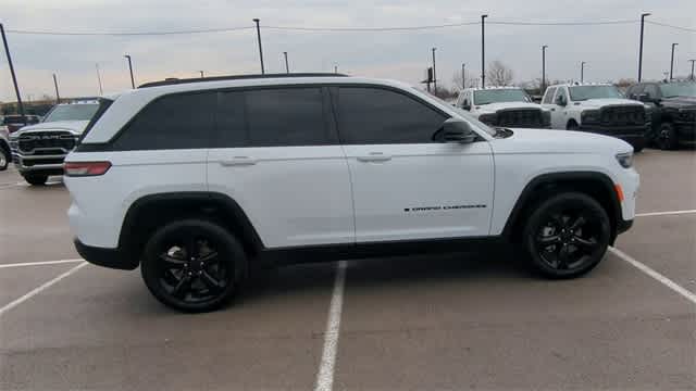 Thumbnail: 2025 Jeep Grand Cherokee - 9
