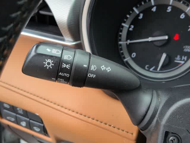 Thumbnail: 2020 Toyota Highlander - 28