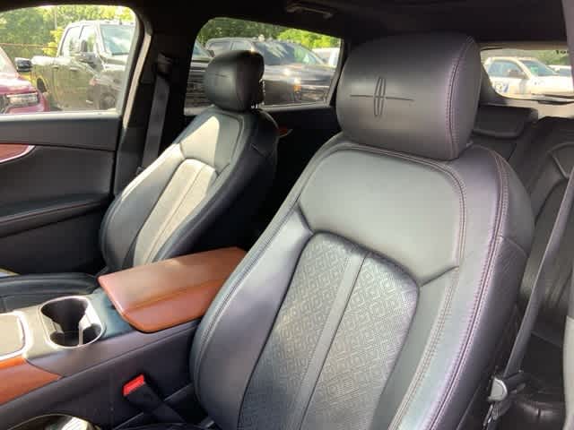 Thumbnail: 2019 Lincoln Nautilus - 3