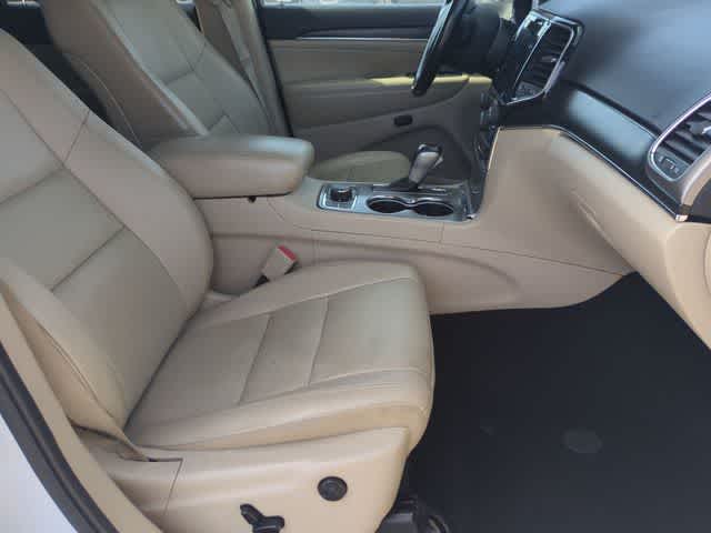 Thumbnail: 2020 Jeep Grand Cherokee - 23