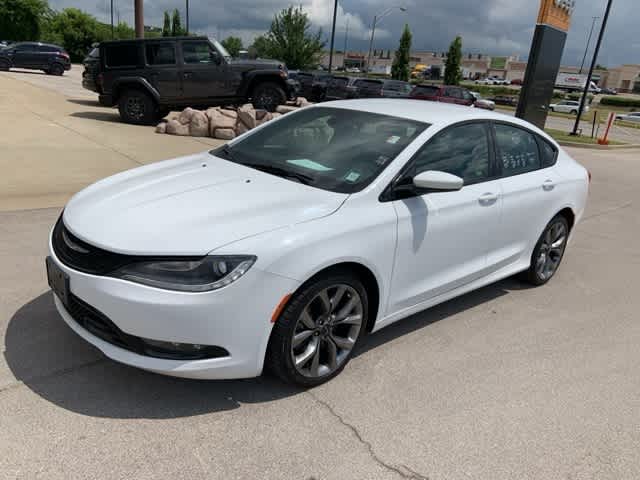 Thumbnail: 2015 Chrysler 200 - 10