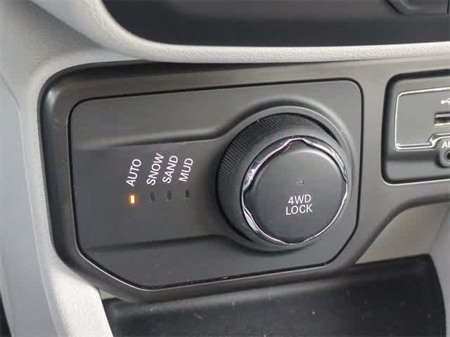 Thumbnail: 2021 Jeep Renegade - 38