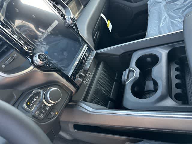 Thumbnail: 2026 RAM 1500 - 4