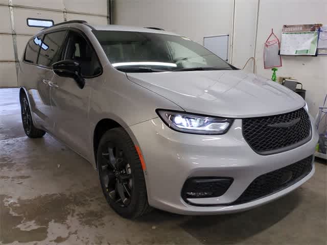 Thumbnail: 2026 Chrysler Pacifica - 11