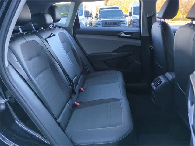 Thumbnail: 2022 Volkswagen Taos - 21