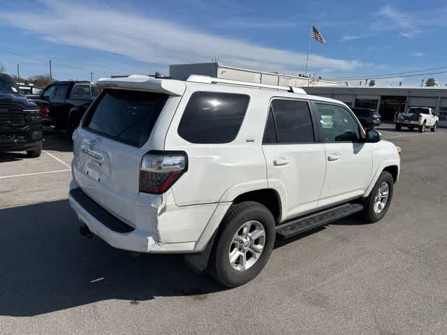 Thumbnail: 2016 Toyota 4Runner - 17