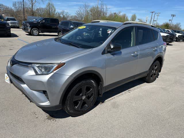 Thumbnail: 2018 Toyota RAV4 - 11