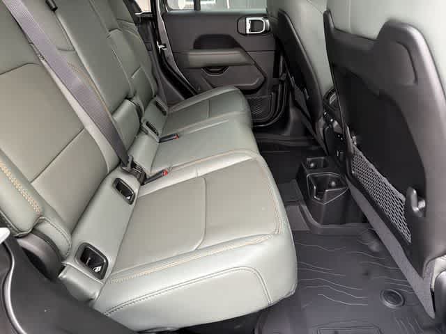 Thumbnail: 2026 Jeep Gladiator - 21