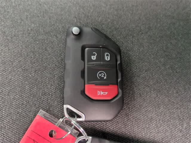 Thumbnail: 2025 Jeep Gladiator - 36