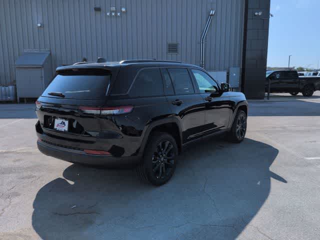 Thumbnail: 2026 Jeep Grand Cherokee - 8