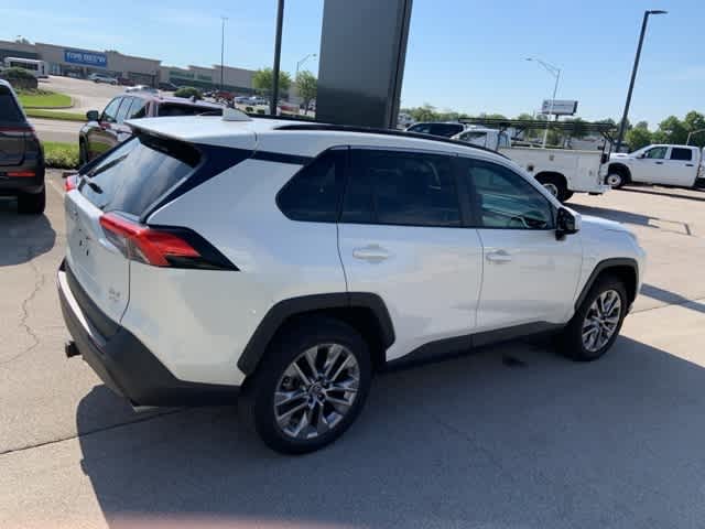 Thumbnail: 2022 Toyota RAV4 - 20
