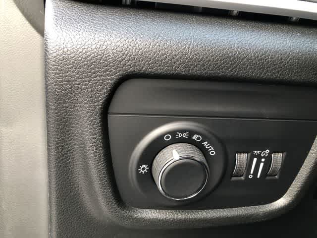 Thumbnail: 2026 Jeep Grand Cherokee - 25