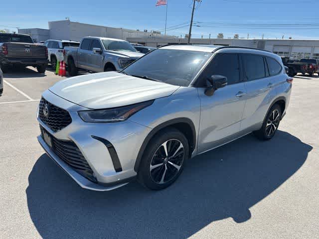 Thumbnail: 2021 Toyota Highlander - 2