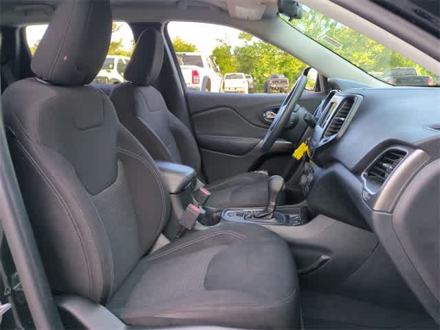 Thumbnail: 2019 Jeep Cherokee - 21