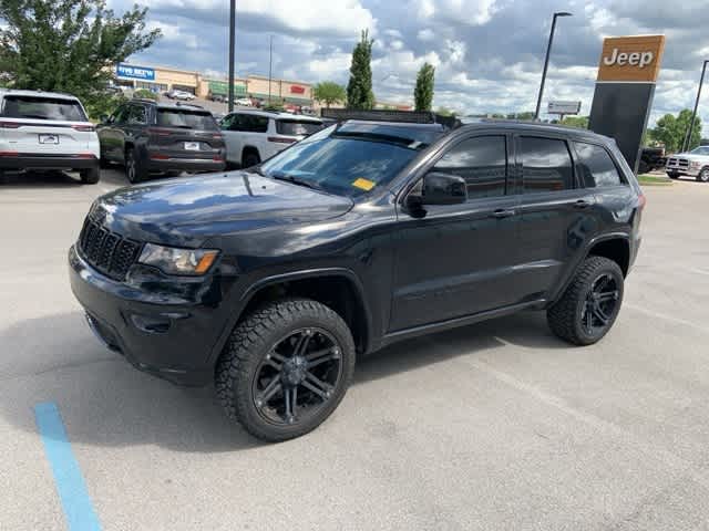 Thumbnail: 2018 Jeep Grand Cherokee - 14