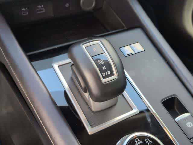 Thumbnail: 2025 Mitsubishi Outlander - 34