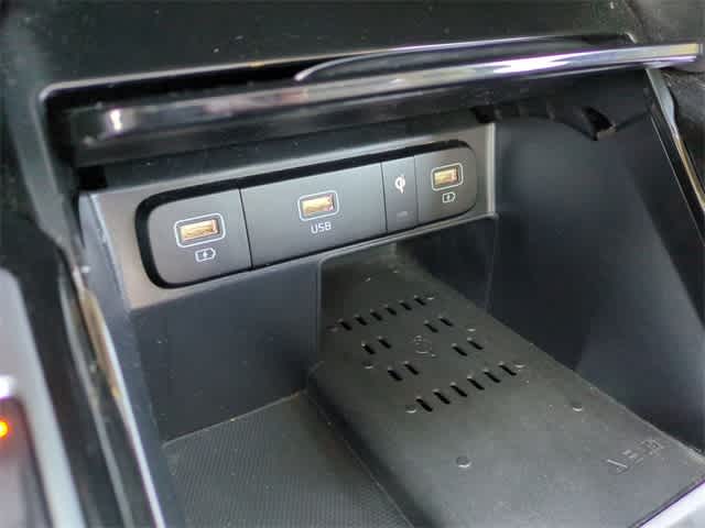 Thumbnail: 2022 Kia Sorento - 33