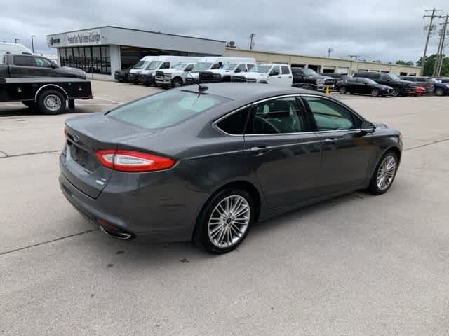 2015 Ford Fusion SE 23
