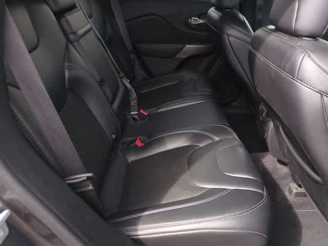 Thumbnail: 2019 Jeep Cherokee - 21