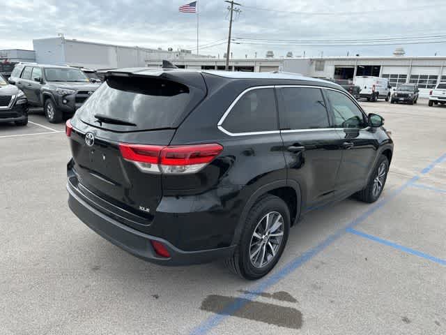 Thumbnail: 2018 Toyota Highlander - 20