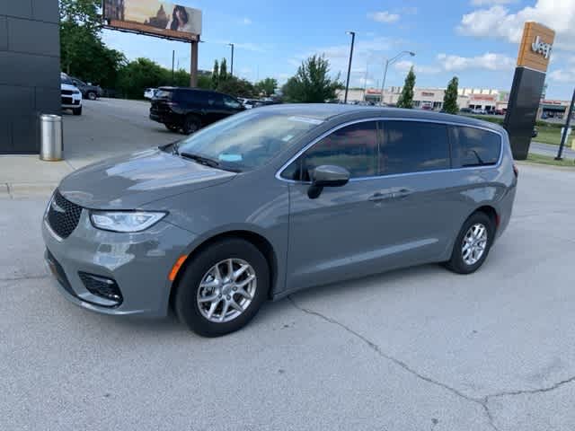 Thumbnail: 2023 Chrysler Pacifica - 12