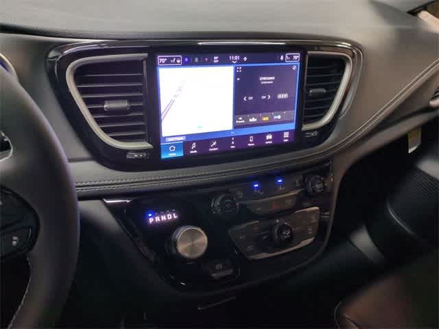 Thumbnail: 2026 Chrysler Pacifica - 28