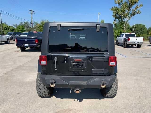 2014 Jeep Wrangler Unlimited Sahara 15