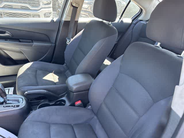 Thumbnail: 2014 Chevrolet Cruze - 3