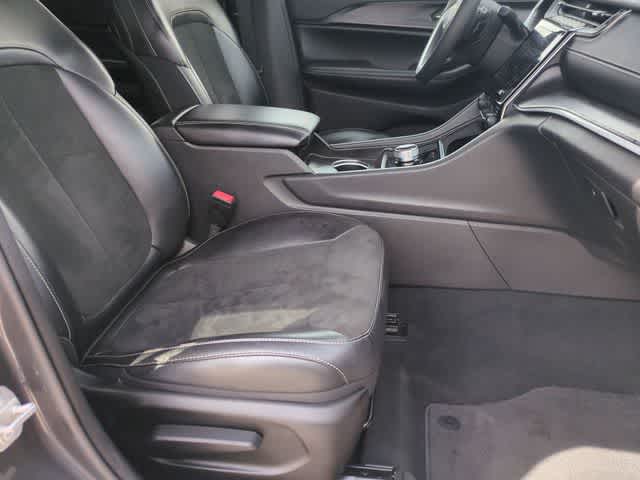 Thumbnail: 2024 Jeep Grand Cherokee L - 21