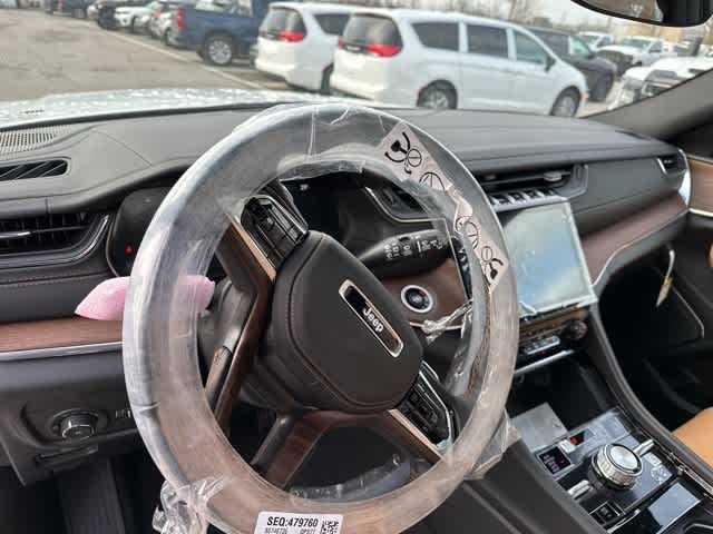 Thumbnail: 2025 Jeep Grand Cherokee - 6