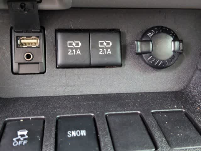 Thumbnail: 2018 Toyota Highlander - 32