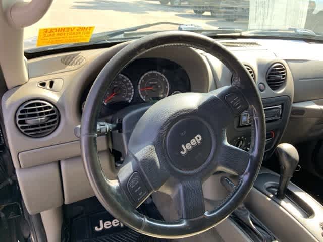 Thumbnail: 2005 Jeep Liberty - 4