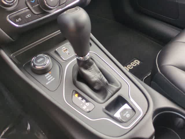 Thumbnail: 2019 Jeep Cherokee - 31