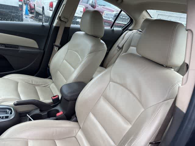 Thumbnail: 2016 Chevrolet Cruze - 4