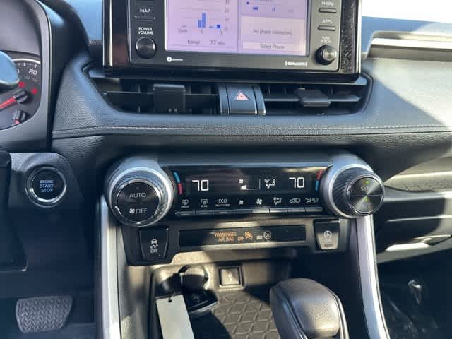 Thumbnail: 2022 Toyota RAV4 - 8