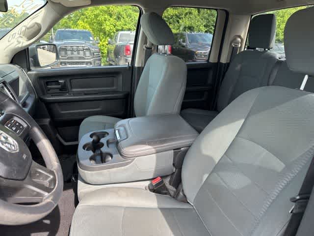 Thumbnail: 2019 RAM 1500 Classic - 3