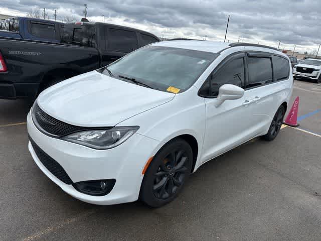 Thumbnail: 2018 Chrysler Pacifica - 2