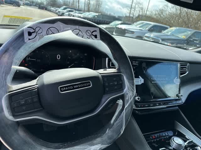 Thumbnail: 2026 Jeep Grand Wagoneer - 4