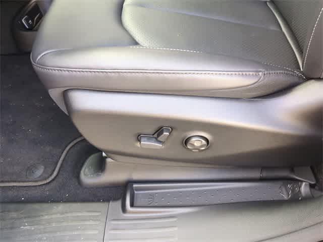 Thumbnail: 2026 Chrysler Pacifica - 18