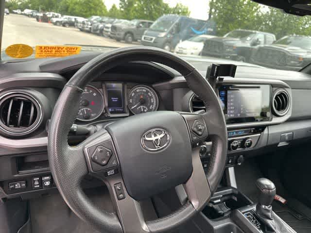 Thumbnail: 2017 Toyota Tacoma - 8