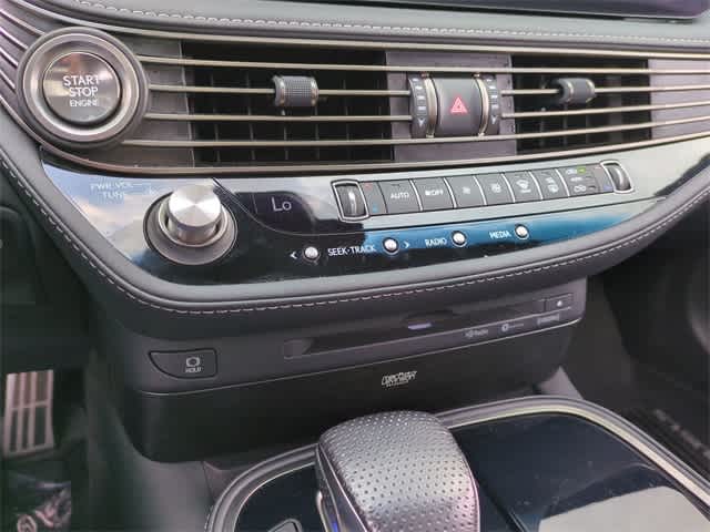 Thumbnail: 2022 Lexus LS - 34